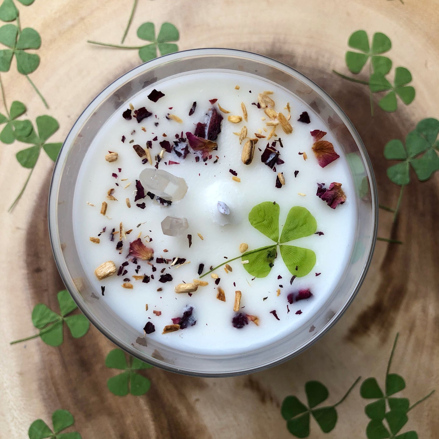 Feliz Soy St Patrick's Day Candle with Crystal Quartz